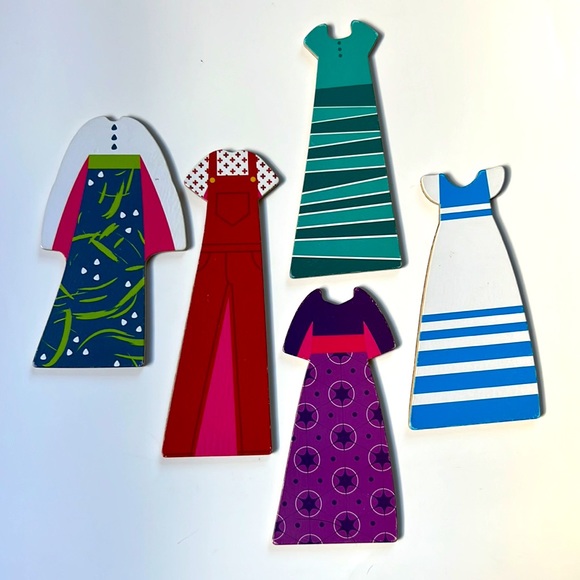 Melissa and Doug Abby & Emma Magnetic Dress-Up Set - Picture 9 of 16